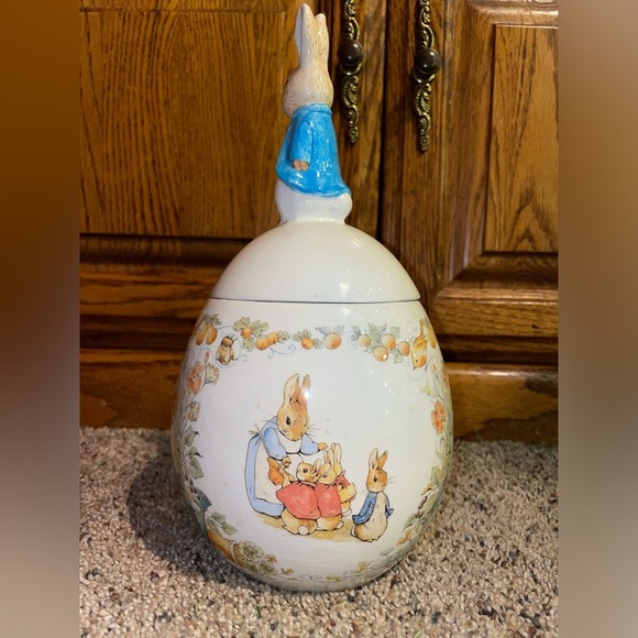 Vintage Wedgwood Beatrix Potter Peter Rabbit Porcelain Mug & Cookie Jar England - Picture 3 of 13